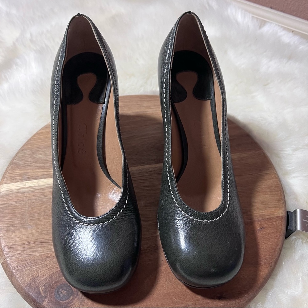 Chloe Dark Green Leather Round Toe Pumps Size EU 38.5